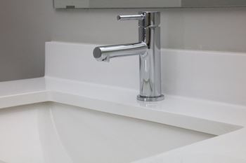 Bath faucet